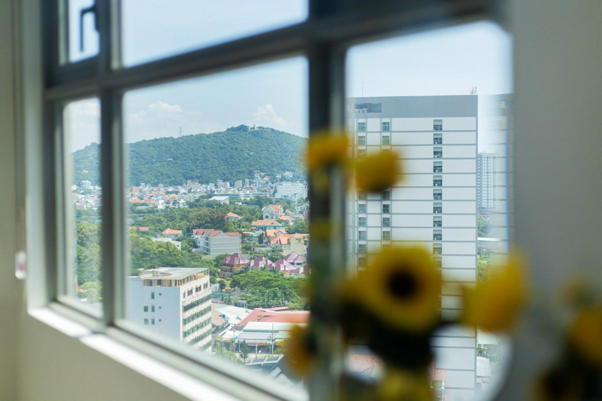 Trong's - The Song Condotel *