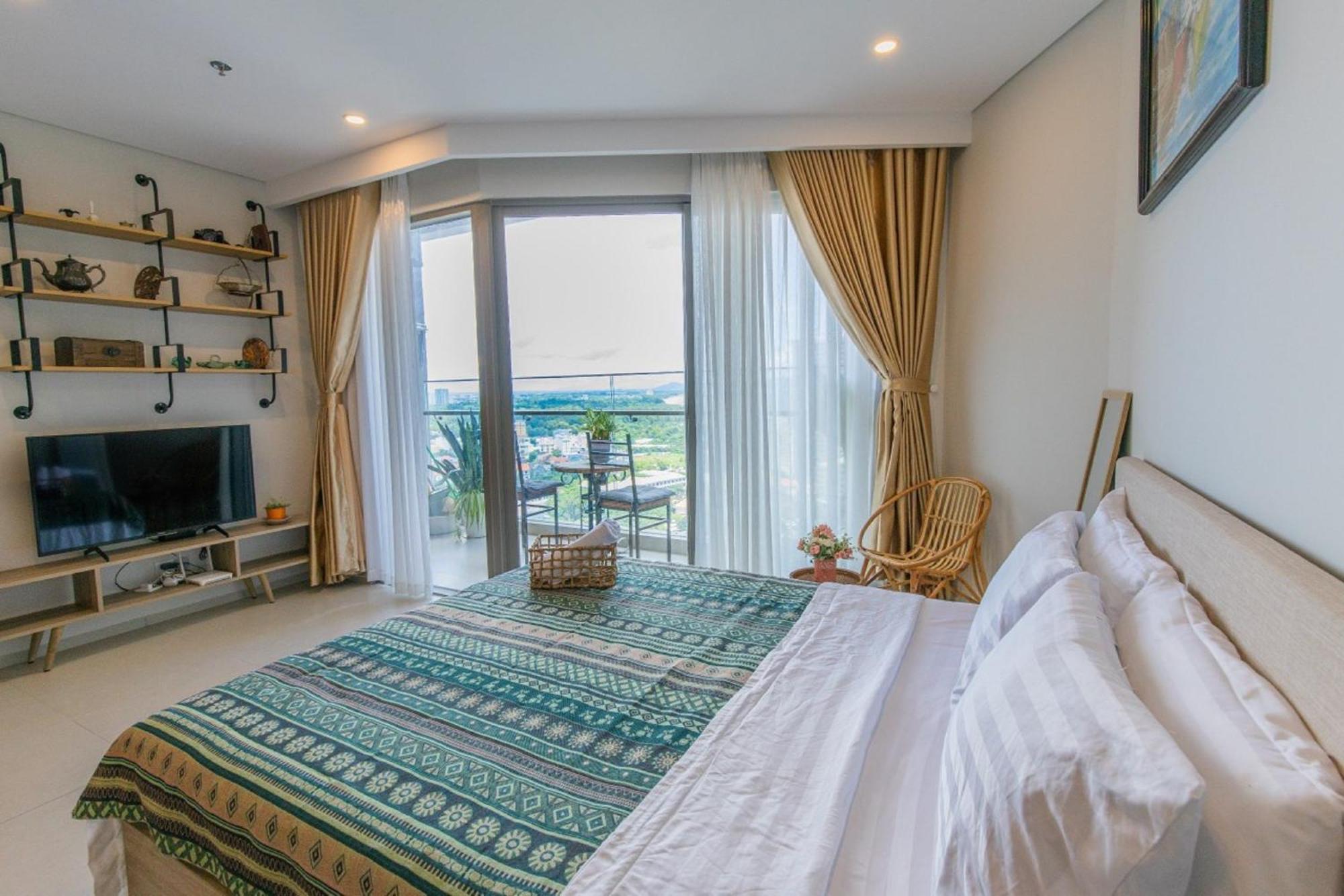 Trong's - The Song Condotel *